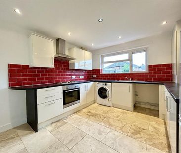 3 bedroom semi-detached house to rent - Photo 5