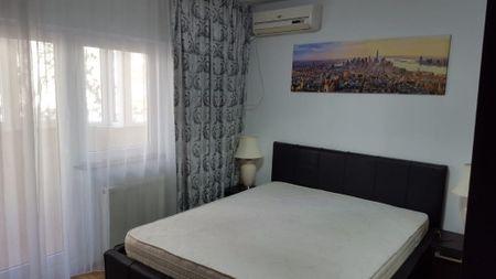 Mall Vitan,Ap.3 cam,mobilat,renovat - Fotografie 4