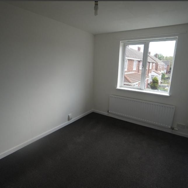 2 bedroom end of terrace house to rent - Photo 1