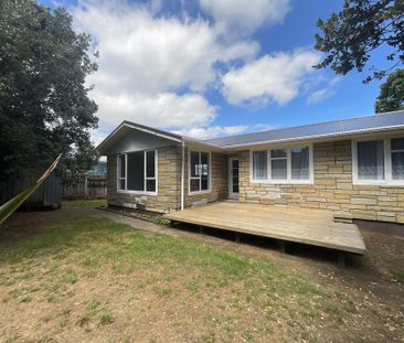 PETS ALLOWED - THREE BEDROOM FAMILY HOME - Photo 1