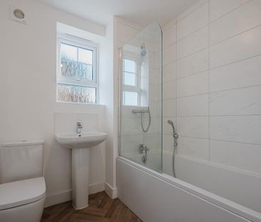 3 bedroom semi-detached house to rent - Photo 5