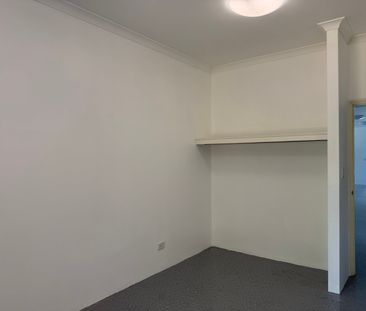 South Perth - Photo 6