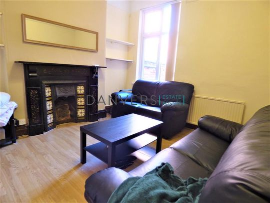 4 bedroom detached house to rent - Photo 1