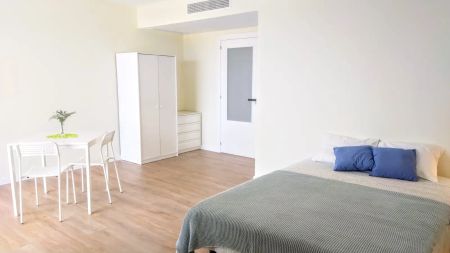 Rooms for rent in 4-bedroom apartment in Alfara Del Patriarca - Photo 4