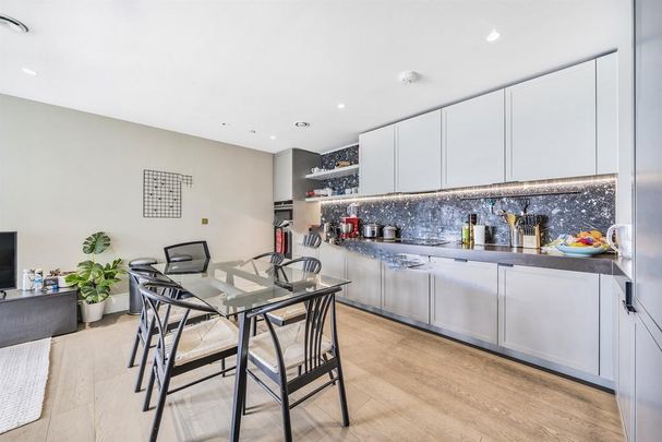 3 bedroom apartment to rent - Photo 1