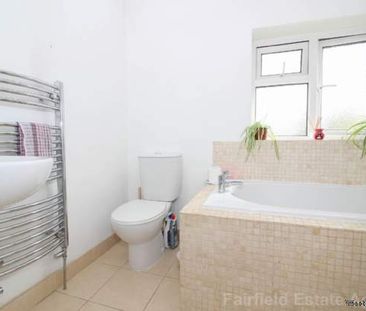 3 bedroom property to rent in Watford - Photo 3