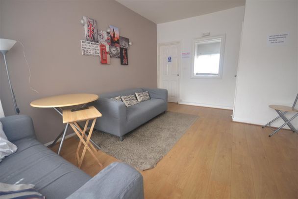 1 bedroom Flat To Let - Photo 1