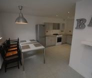 3 bed House - End Terrace for Rent - Photo 1