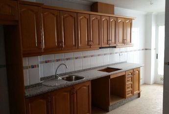 Alquiler de piso en Calle Larramendi, 28