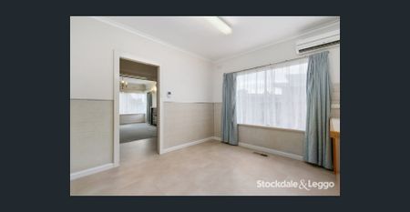 Waking distance to St Vincents Primary & Morwell Central Primary School - Photo 4