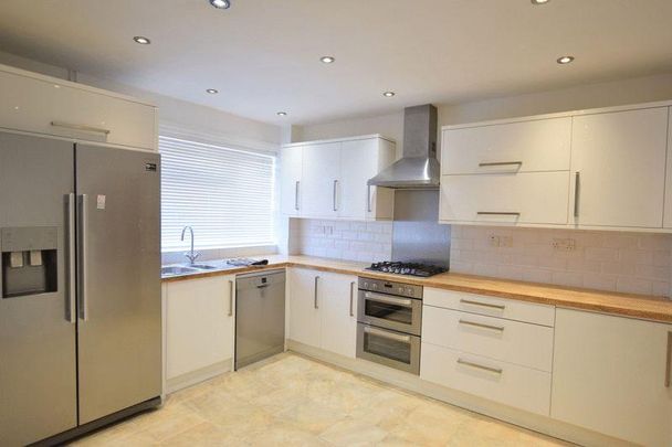 2 bedroom terraced house to rent - Photo 1
