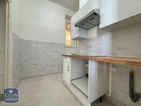 Location Appartement 3 pièces 65m² NICE 06300 - Photo 3
