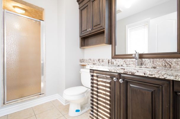 For Lease - 5572 Trailbank Drive, Mississauga, Ontario - Photo 1