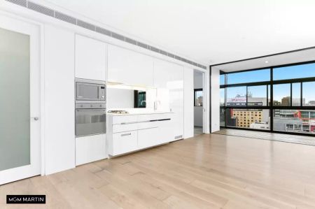 MGM MARTIN - TWO BEDROOM APARTMENT - Photo 4