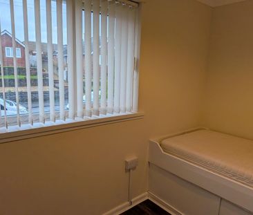 Brynheulog, Llanelli, Carmarthenshire, SA14 8AE - Photo 1