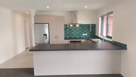 Beautiful Family Home in West Faringdon - Photo 5