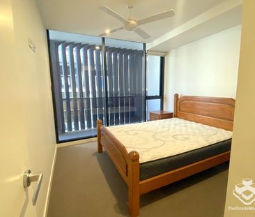 LUXURY FURNISHED APARTMENT IN THE HEART OF TRENDY SOUTH BRISBANE - Photo 4