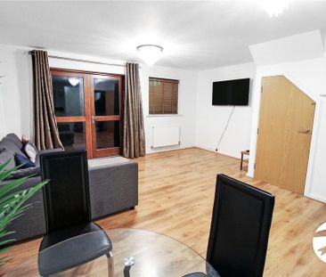 3 bedroom end of terrace house to rent - Photo 1