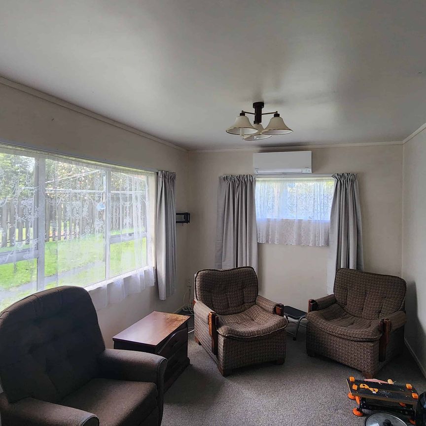 Embrace Simple Charm - Photo 1