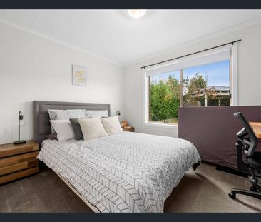 Beautifully Maintained 3-Bedroom Home - Photo 1