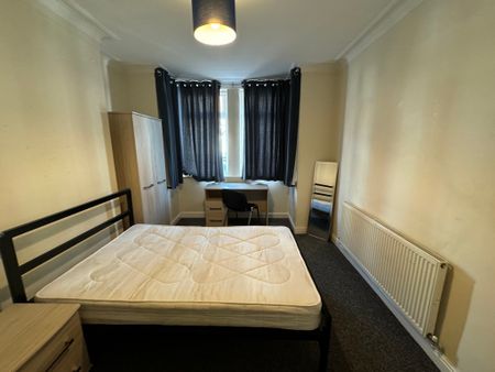 Siward Street, Hull Road - P1876 - Photo 4