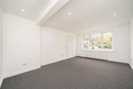 6 bedroom semi-detached house to rent - Photo 2