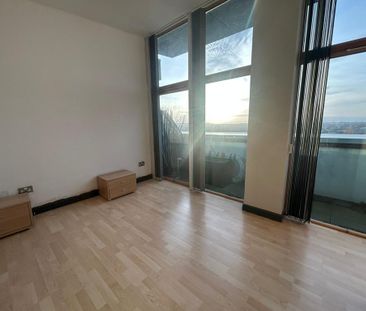 1 bedroom penthouse to rent - Photo 4