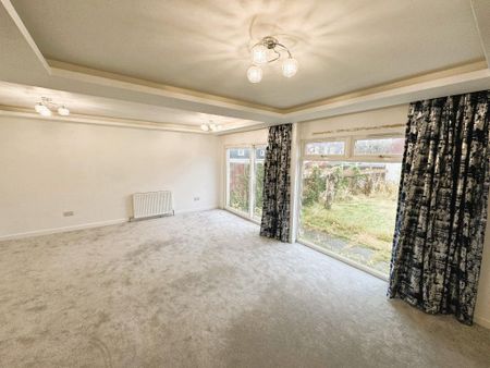 4 bedroom detached house to rent - Photo 2