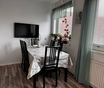 Opalgatan, Västra Frölunda - Photo 3