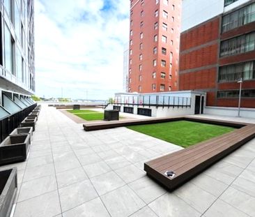 CBD apartment with Carpark! - Photo 6