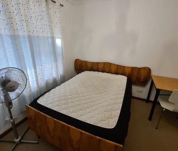 4-bedroom shared house, Military Rd - Photo 6