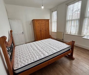 Room in a Shared House, Blenheim Road, E6 - Photo 1