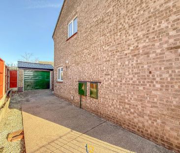 3 bedroom semi-detached house to rent - Photo 5