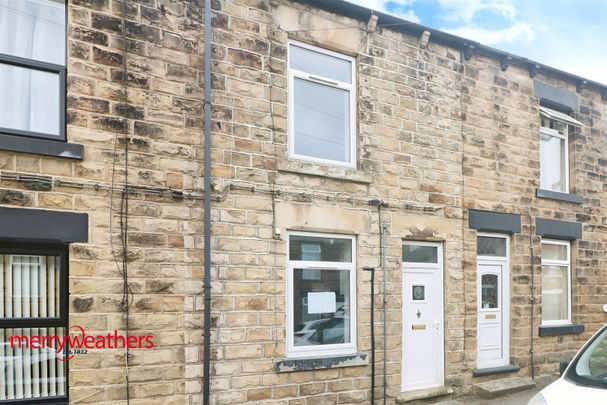 3 bed terraced house to rent in Coronation Street, Barnsley, S73 - Photo 1