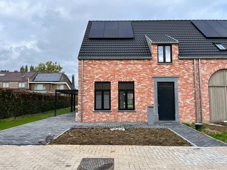 Instapklare nieuwbouwwoning met carport te Langemark - Photo 3