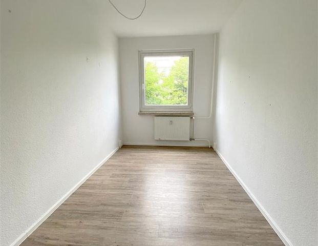 Ihre neue 4-Zimmer Wohnung mit Balkon in Neuplanitz! - Photo 1