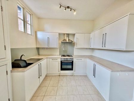 Laverton Court, Leamington Spa, CV32 - Photo 2