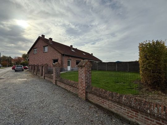 Charmante halfopen bebouwing met 2 slaapkamers - Photo 1