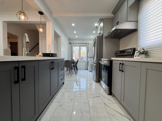 48 Patika Avenue #Upper - Photo 1