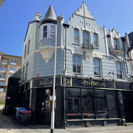 1 bedroom in a house share to rent - Photo 4