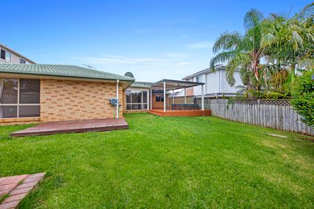 32 Catalpa Grove, Menai NSW 2234 - House For Rent | Domain - Photo 3