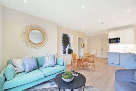 The Oakgate, KT22 7RZ, Surrey - Photo 5