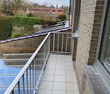 Prachtig volledig gerenoveerd duplex appartement met terras, ideaal... - Photo 1