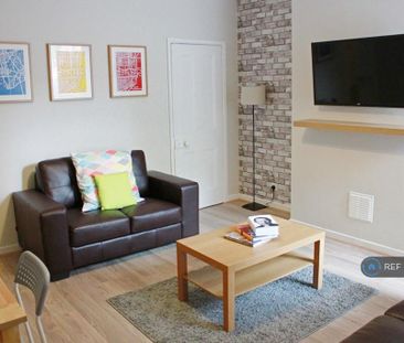 4 bedroom terraced house to rent - Photo 2