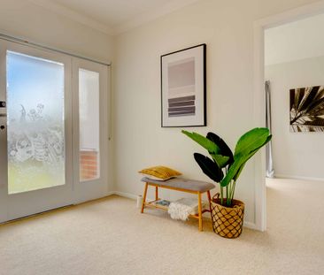 Three Bedroom Home in Kensington - Photo 1