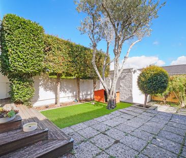 A Charming Retreat with Pet-Friendly Comfort - Photo 6