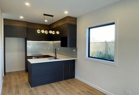 BRAND NEW Stylish townhouse in St Heliers - Photo 4