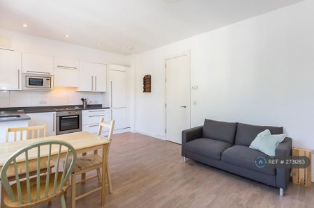 1 bedroom flat to rent - Photo 2