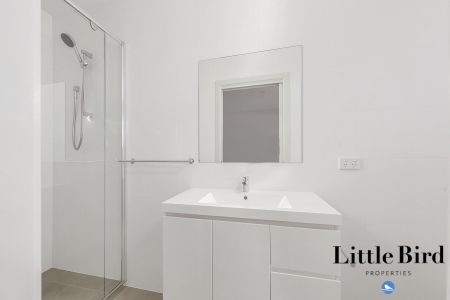 Modern 3 Bedroom Townhouse - Photo 4