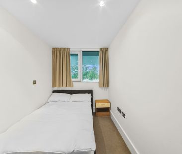 St. George Wharf, London SW8 - Photo 6